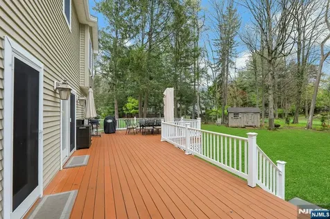 81 Chestnut Street Allendale NJ 07401