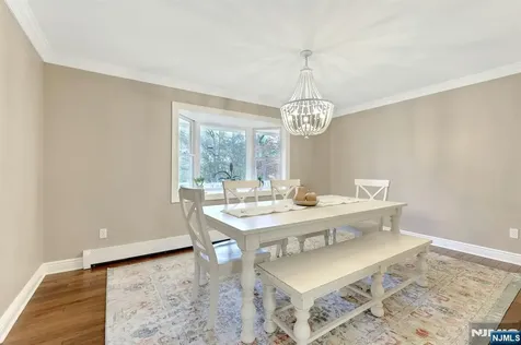81 Chestnut Street Allendale NJ 07401