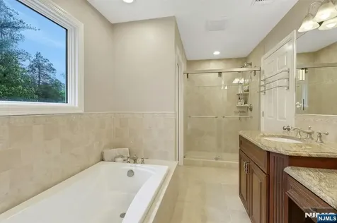 81 Chestnut Street Allendale NJ 07401