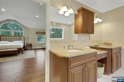 81 Chestnut Street Allendale NJ 07401