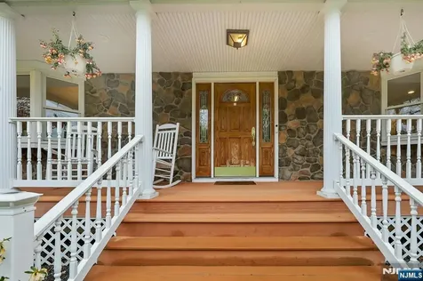 81 Chestnut Street Allendale NJ 07401