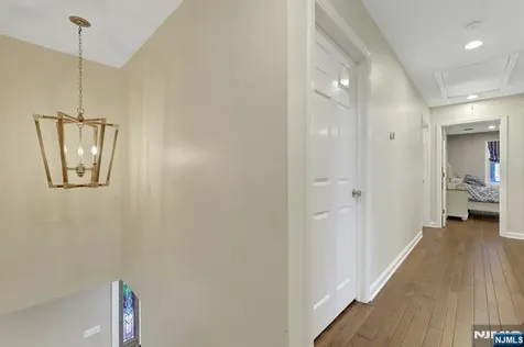 81 Chestnut Street Allendale NJ 07401