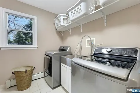 81 Chestnut Street Allendale NJ 07401