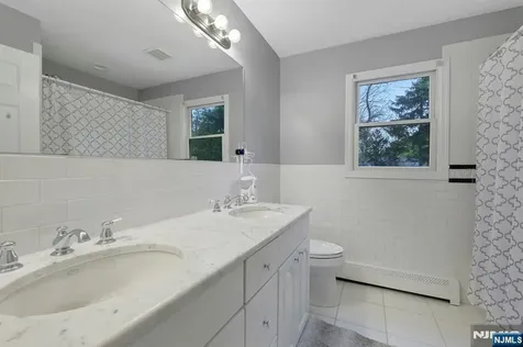 81 Chestnut Street Allendale NJ 07401