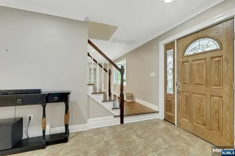 81 Chestnut Street Allendale NJ 07401