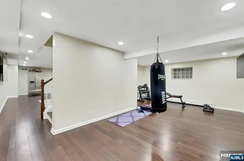 81 Chestnut Street Allendale NJ 07401