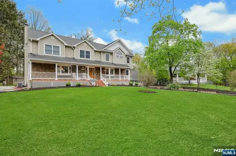 81 Chestnut Street Allendale NJ 07401