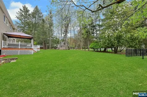 81 Chestnut Street Allendale NJ 07401