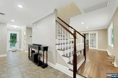 81 Chestnut Street Allendale NJ 07401