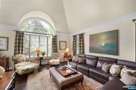 309 Waterview Drive Franklin Lakes NJ 07417