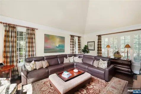 309 Waterview Drive Franklin Lakes NJ 07417