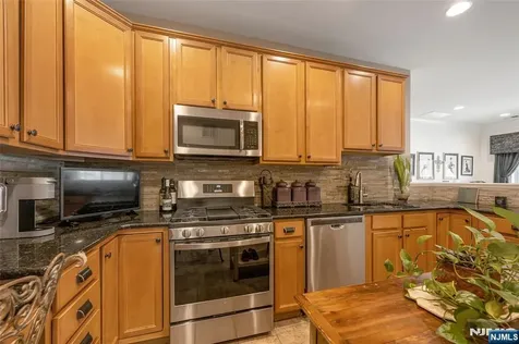 3213 Warrens Way Wanaque NJ 07465