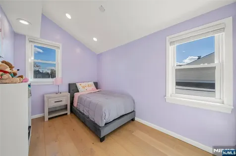 51 New Jersey Avenue Bergenfield NJ 07621