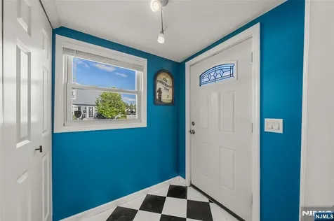 51 New Jersey Avenue Bergenfield NJ 07621