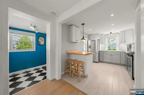 51 New Jersey Avenue Bergenfield NJ 07621