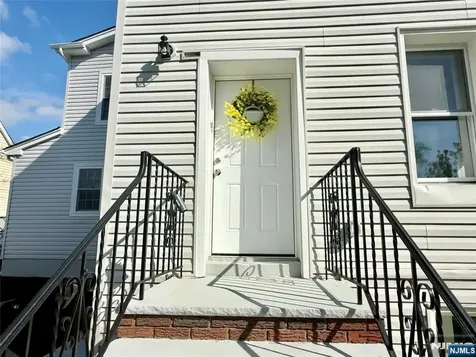 13 Roosevelt Avenue Lodi NJ 07644