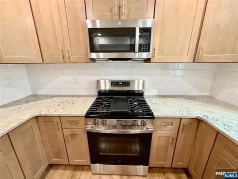 13 Roosevelt Avenue Lodi NJ 07644