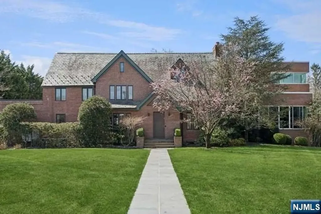 532 Winthrop Road Teaneck NJ 07666