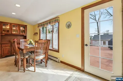 30 Lincoln Place Waldwick NJ 07463