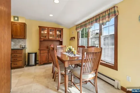 30 Lincoln Place Waldwick NJ 07463