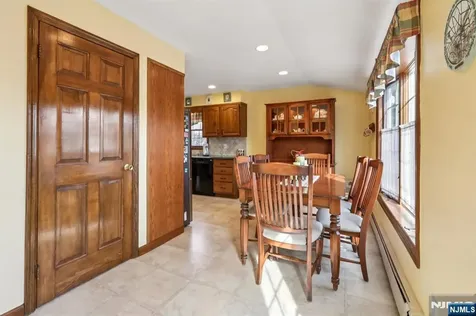 30 Lincoln Place Waldwick NJ 07463