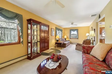 30 Lincoln Place Waldwick NJ 07463