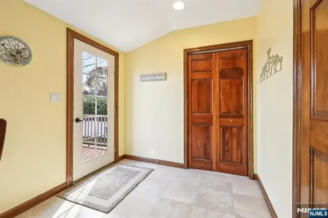 30 Lincoln Place Waldwick NJ 07463