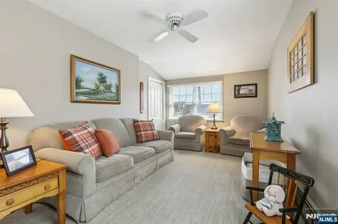 30 Lincoln Place Waldwick NJ 07463