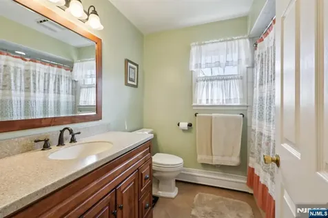 30 Lincoln Place Waldwick NJ 07463