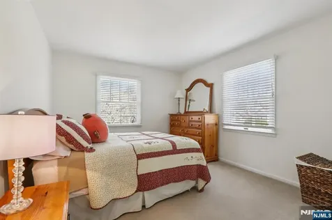30 Lincoln Place Waldwick NJ 07463
