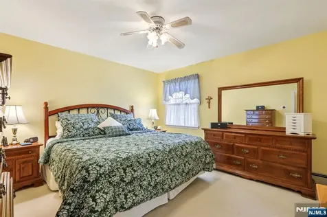 30 Lincoln Place Waldwick NJ 07463
