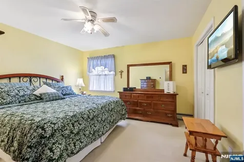 30 Lincoln Place Waldwick NJ 07463