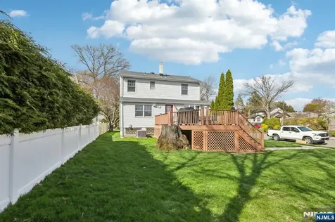 30 Lincoln Place Waldwick NJ 07463
