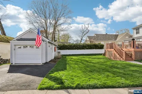 30 Lincoln Place Waldwick NJ 07463