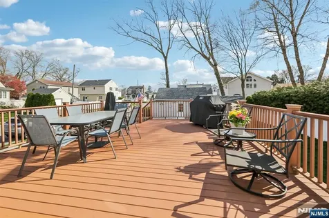 30 Lincoln Place Waldwick NJ 07463