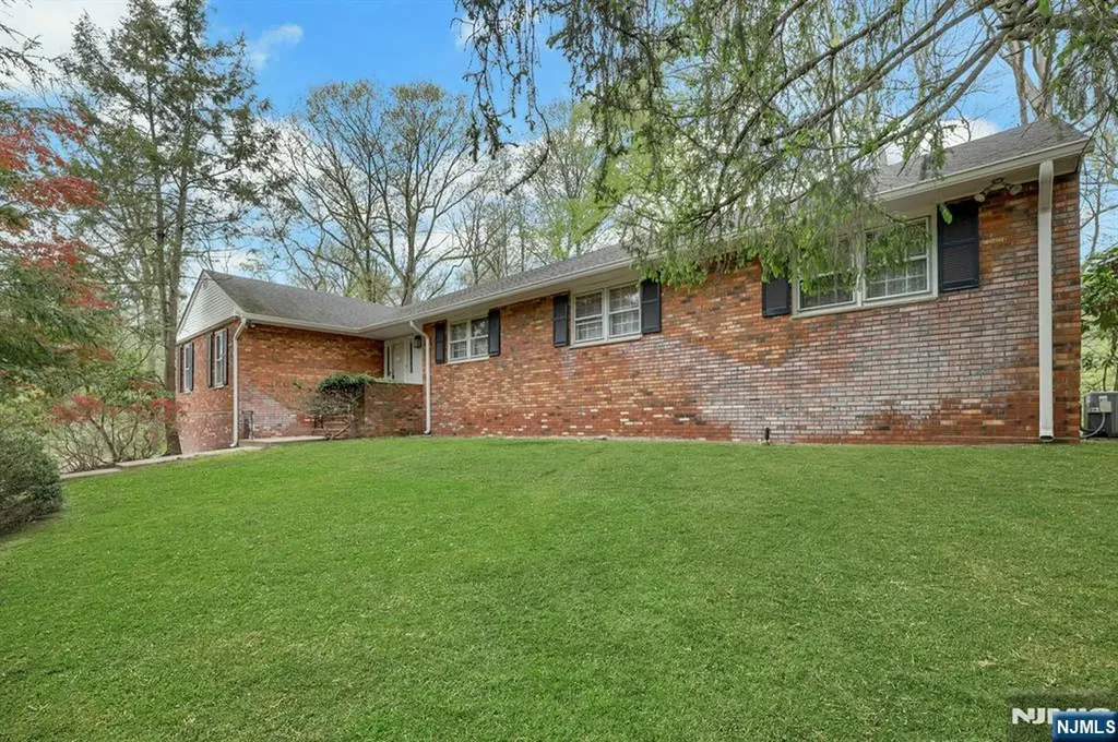 1138 High Mountain Road Franklin Lakes NJ 07417
