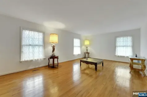 1138 High Mountain Road Franklin Lakes NJ 07417