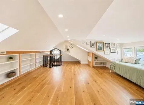 157 Atkins Terrace East Rutherford NJ 07073