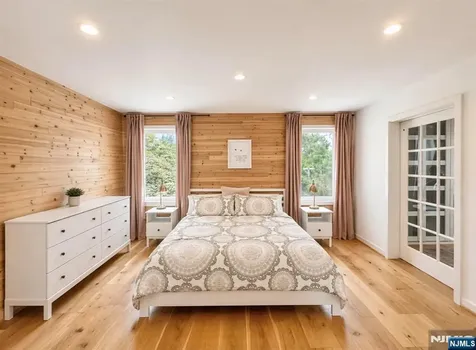 157 Atkins Terrace East Rutherford NJ 07073