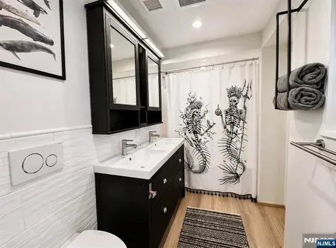 157 Atkins Terrace East Rutherford NJ 07073
