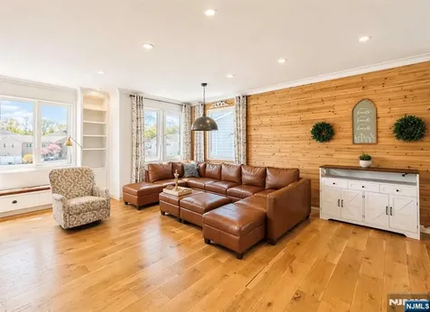 157 Atkins Terrace East Rutherford NJ 07073