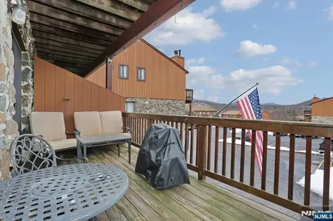 3 Brookside Heights Wanaque NJ 07465