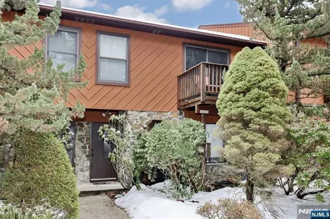 3 Brookside Heights Wanaque NJ 07465