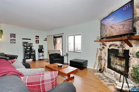 3 Brookside Heights Wanaque NJ 07465
