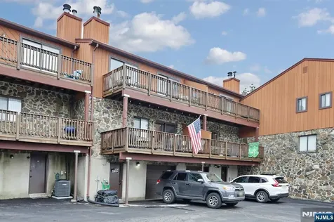 3 Brookside Heights Wanaque NJ 07465
