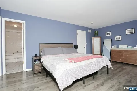 3 Brookside Heights Wanaque NJ 07465