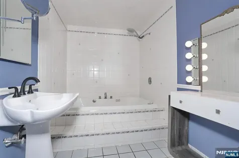 3 Brookside Heights Wanaque NJ 07465
