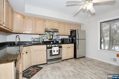 3 Brookside Heights Wanaque NJ 07465