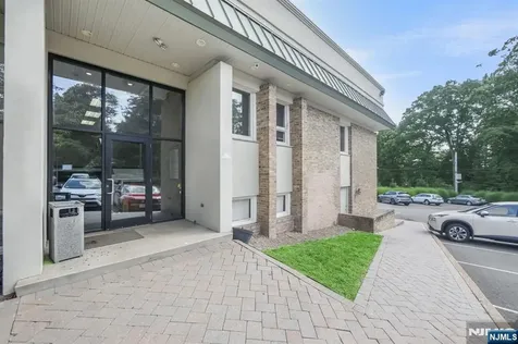 385 Maple Avenue Glen Rock NJ 07452