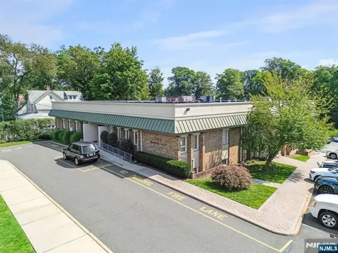385 Maple Avenue Glen Rock NJ 07452